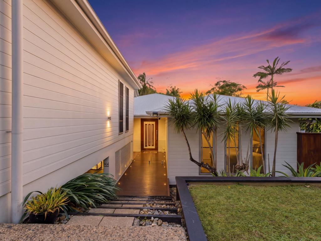 7 Bellevue Cres, Edge Hill, QLD 4870