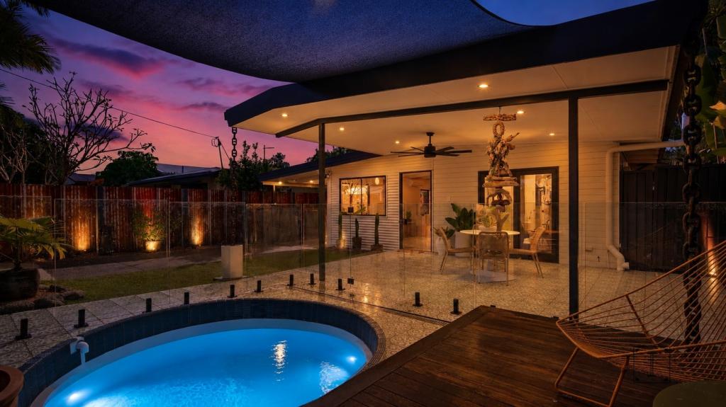 52 Christensen St, Machans Beach, QLD 4878