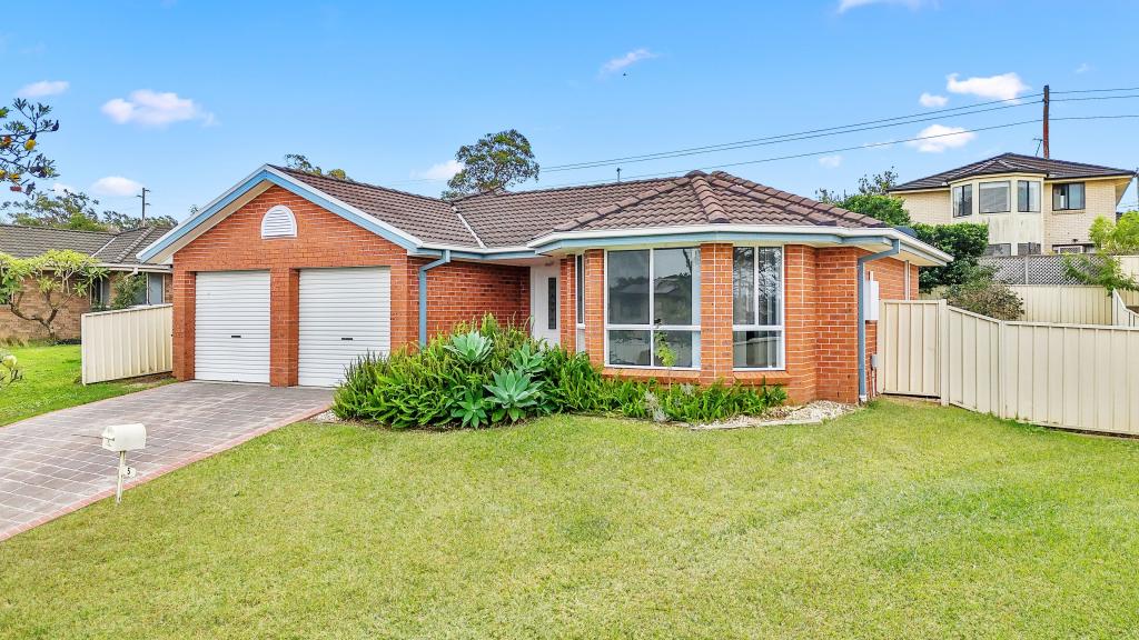 5 Myee Pl, Blue Haven, NSW 2262