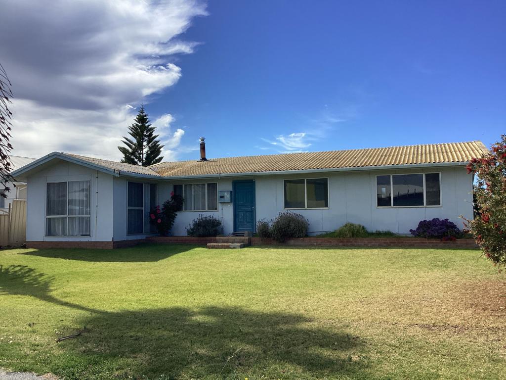 4 Dawn St, Hopetoun, WA 6348