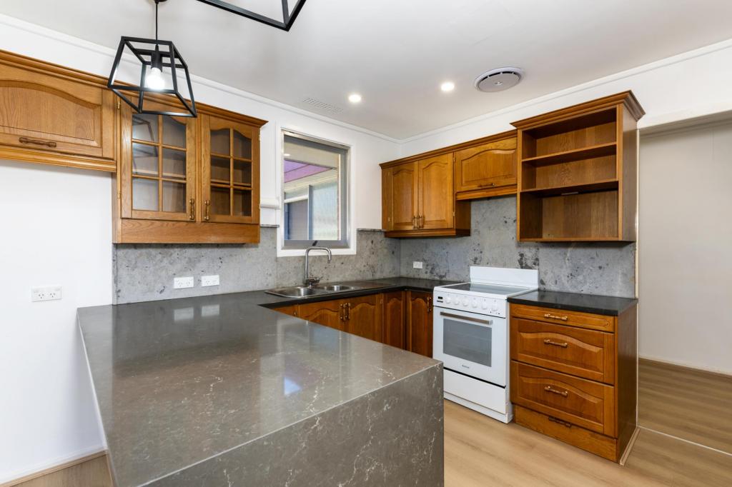 123 Strickland Cres, Deakin, ACT 2600