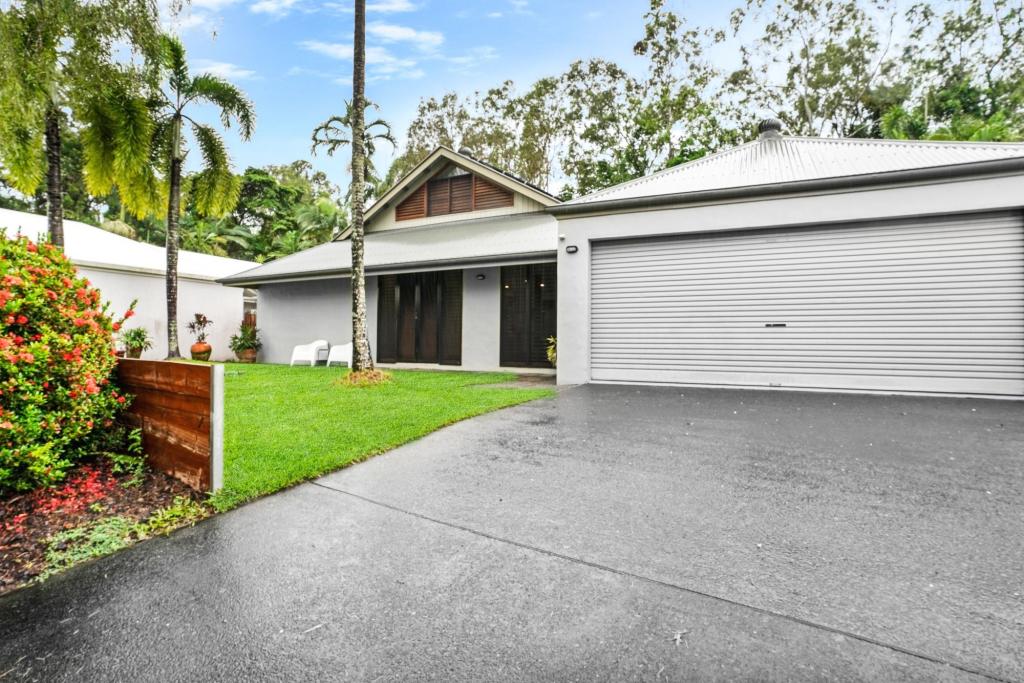 3 Bramble St, Clifton Beach, QLD 4879