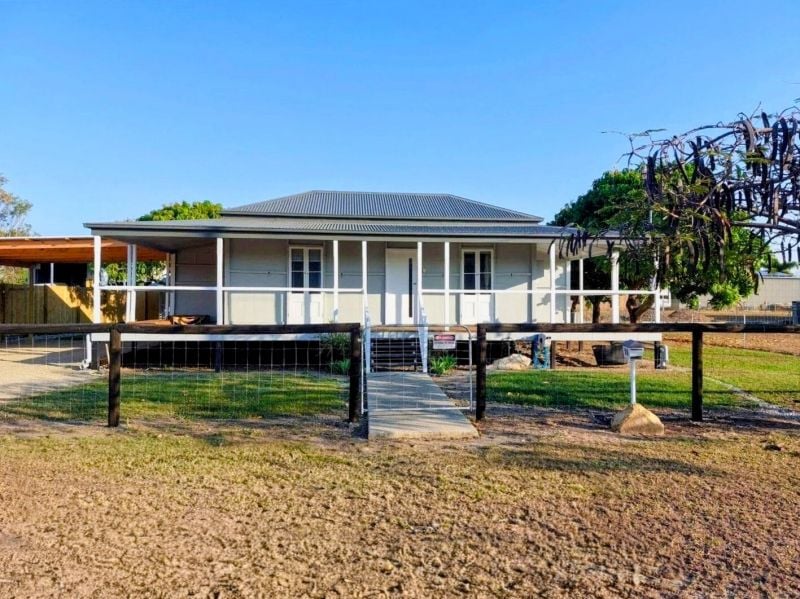 37 Dalrymple St, Bowen, QLD 4805