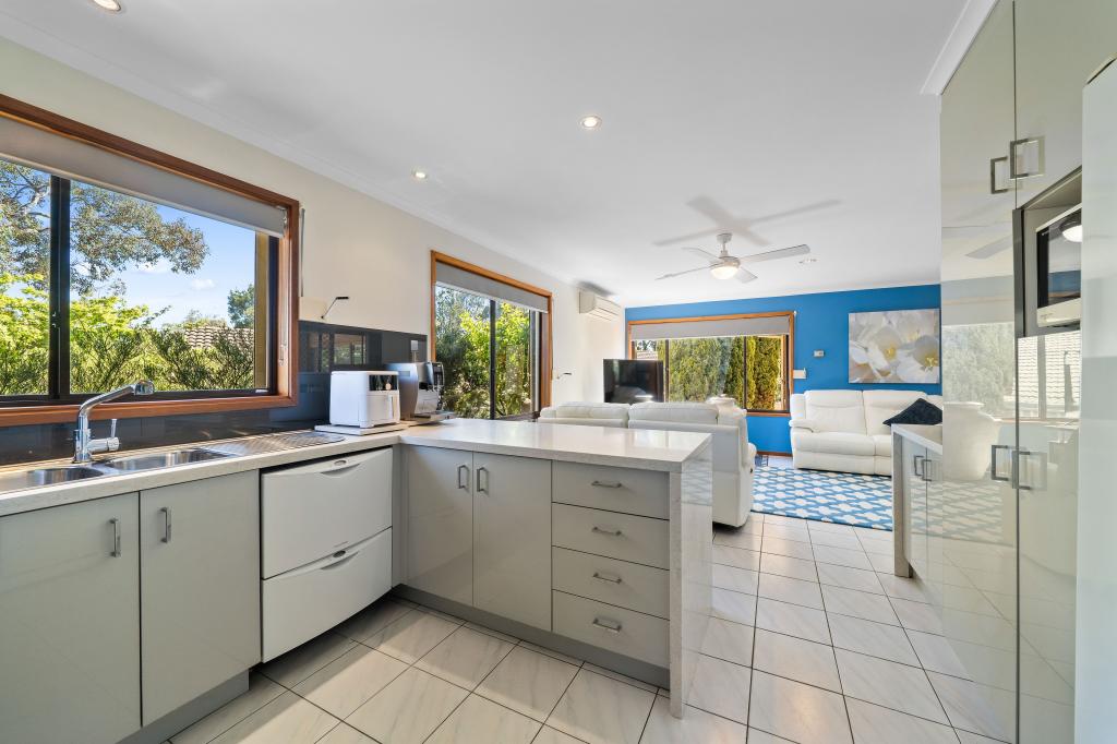8 Lodder Pl, Chisholm, ACT 2905