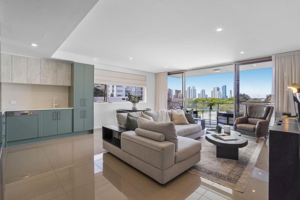 302/5 Chester Tce, Southport, QLD 4215