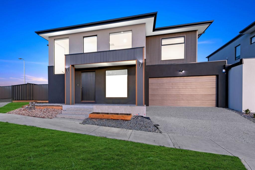 11 Ontario Pde, Mickleham, VIC 3064
