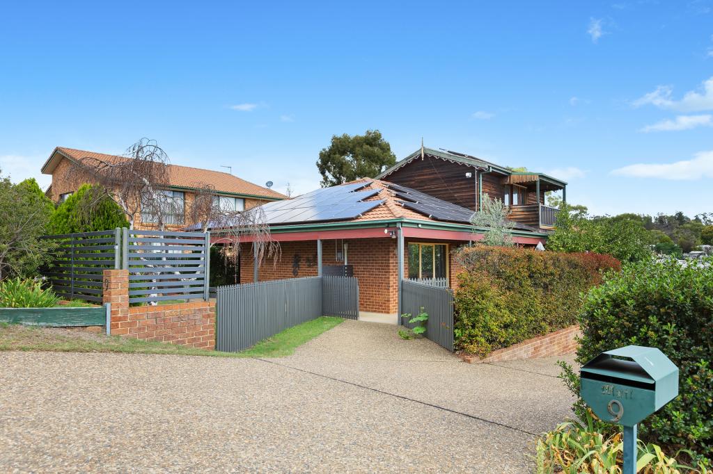 9 Lloyd Ave, Cooma, NSW 2630