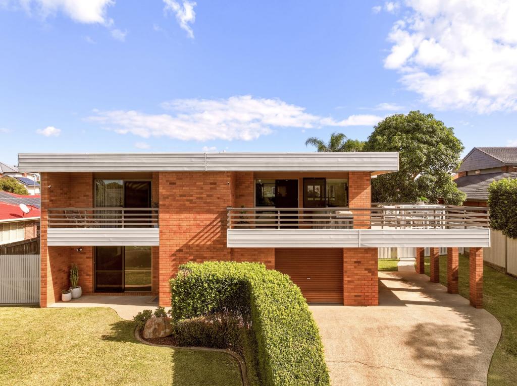 11 DIMBOOLA ST, BRIDGEMAN DOWNS, QLD 4035