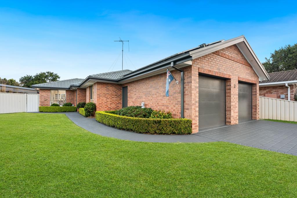 2 LUYTEN CL, CRANEBROOK, NSW 2749