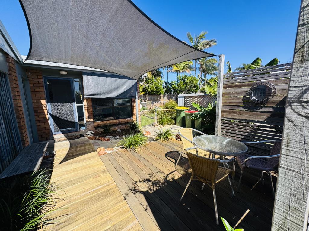 2/4 Bakali Ct, Warana, QLD 4575