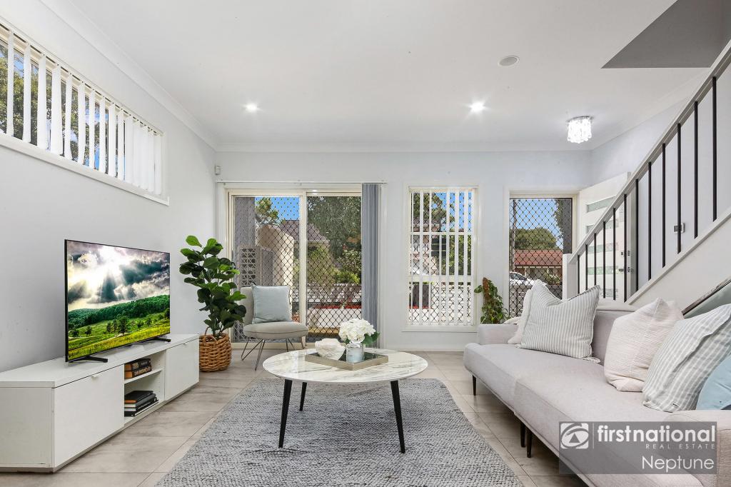 2/21 Carinya Rd, Girraween, NSW 2145