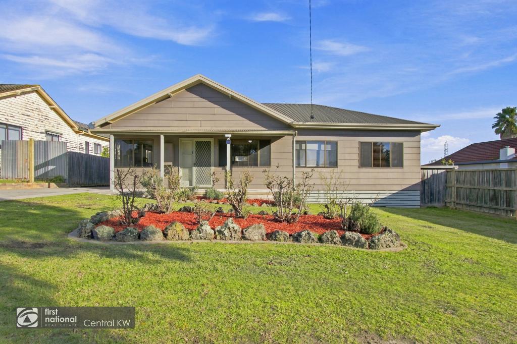 35 AVONDALE RD, MORWELL, VIC 3840