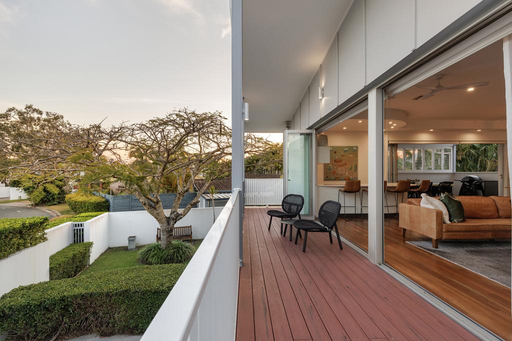 8 COORAN CT, NOOSA HEADS, QLD 4567