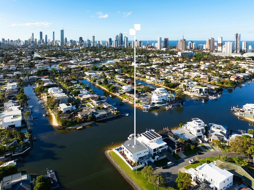 52 Clear Island Rd, Broadbeach Waters, QLD 4218