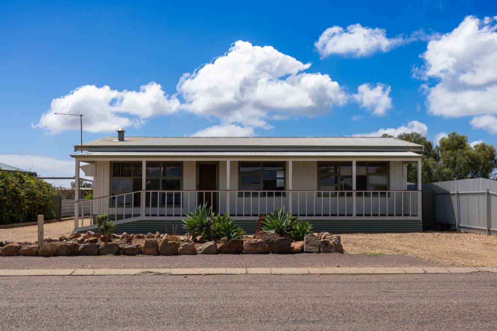 9-11 Barry St, Cowell, SA 5602