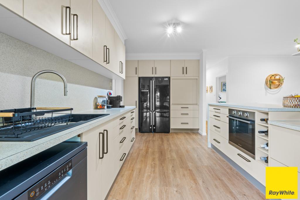 3 Watkins Cl, Mooroobool, QLD 4870