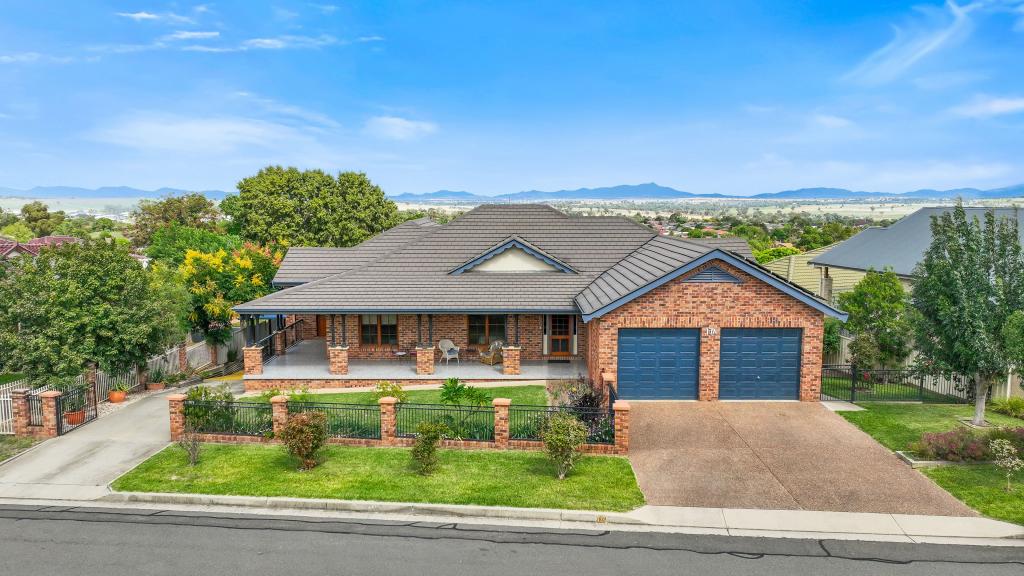 17a Bandalong St, Hillvue, NSW 2340