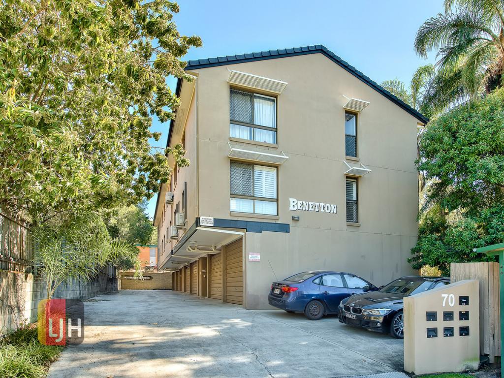 2/70 Hilltop Ave, Chermside, QLD 4032
