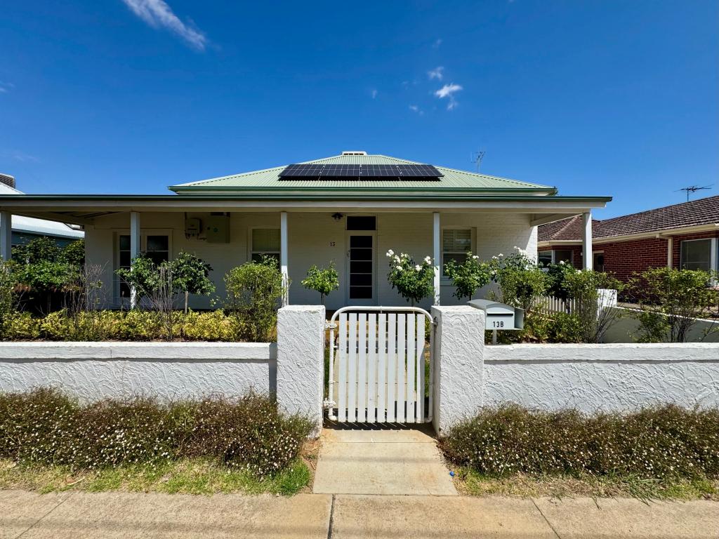 13b Wombat St, Young, NSW 2594