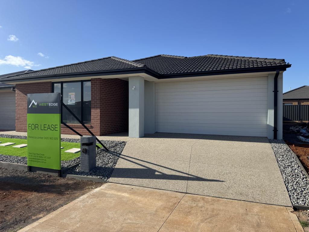 49 RAVENSCRAIG DR, STRATHTULLOH, VIC 3338