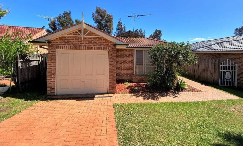 33 Parkholme Cct, Englorie Park, NSW 2560