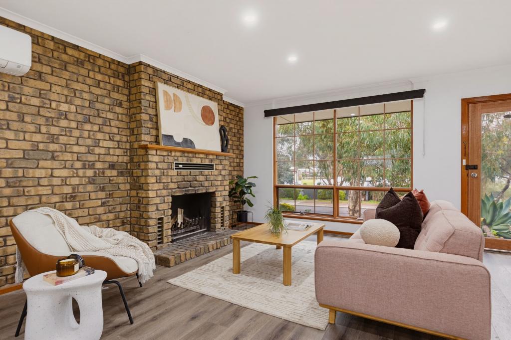 19 Sunnymeade Dr, Aberfoyle Park, SA 5159