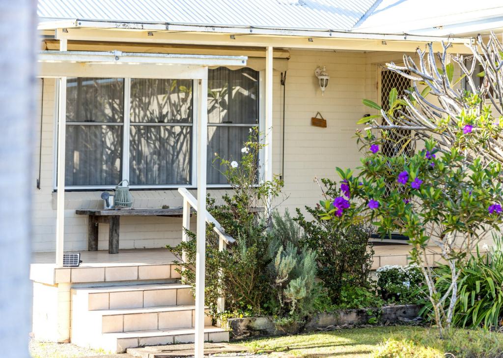 6 Richardson St, Old Bar, NSW 2430