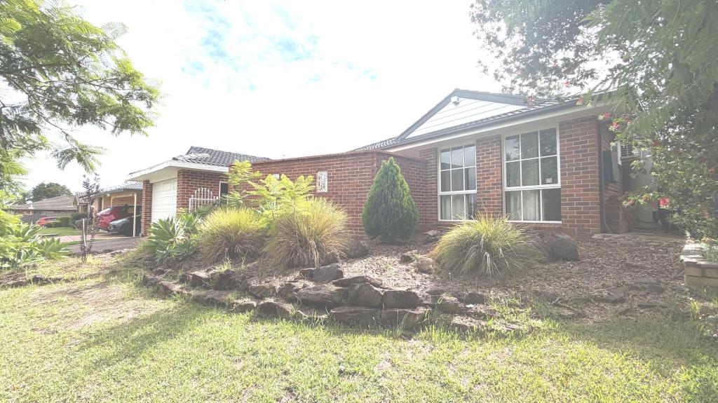 7 Herborn Pl, Minto, NSW 2566