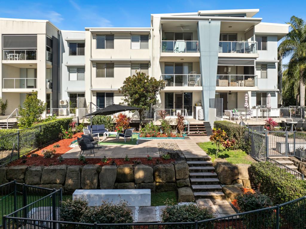 513/66 Sickle Ave, Hope Island, QLD 4212