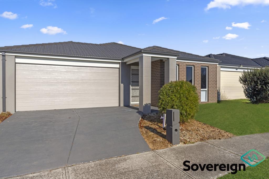 18 BALES RD, CRANBOURNE EAST, VIC 3977