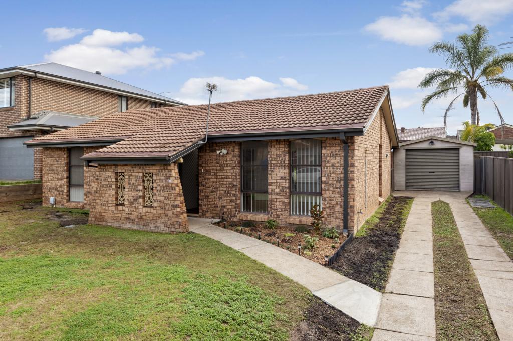 33 Mccartney Cres, St Clair, NSW 2759