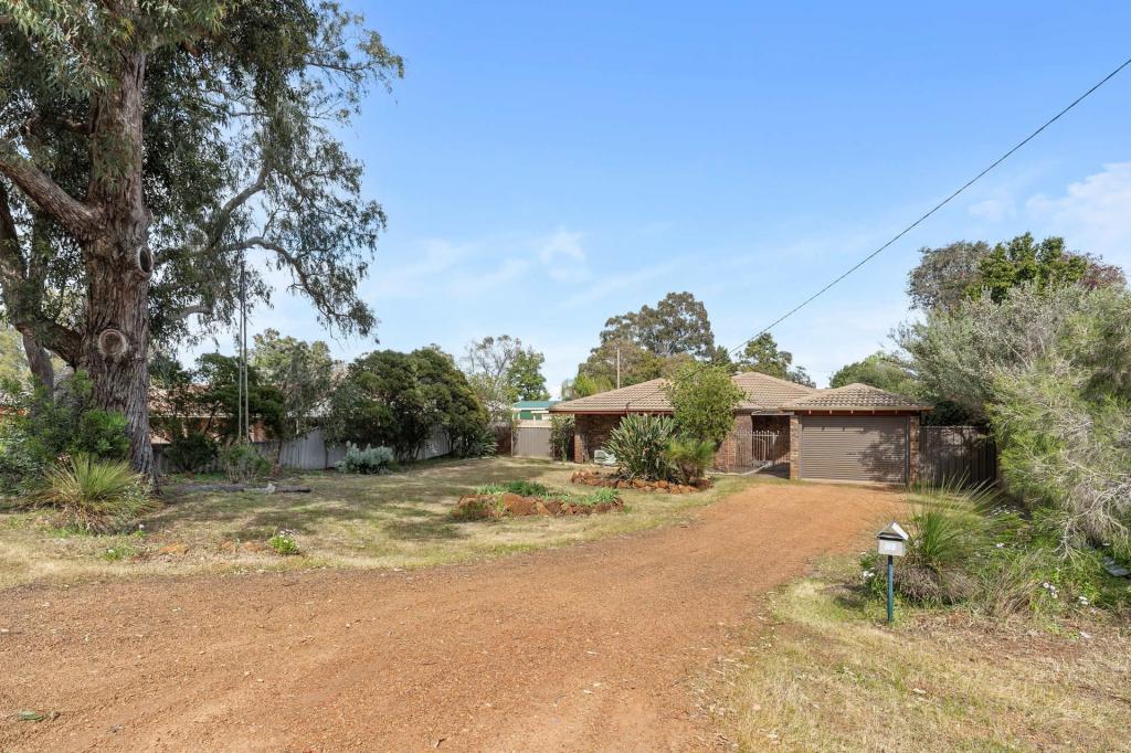 37 Wilkins Rd, Kalamunda, WA 6076