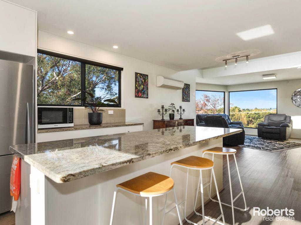 2/14 Dumbleton St, Hawley Beach, TAS 7307