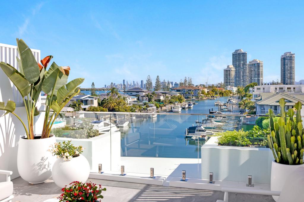 2/10-12 Jennifer Ave, Runaway Bay, QLD 4216