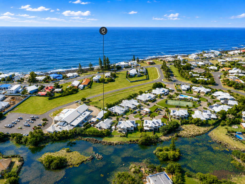 24/4 Bargara Lakes Dr, Bargara, QLD 4670