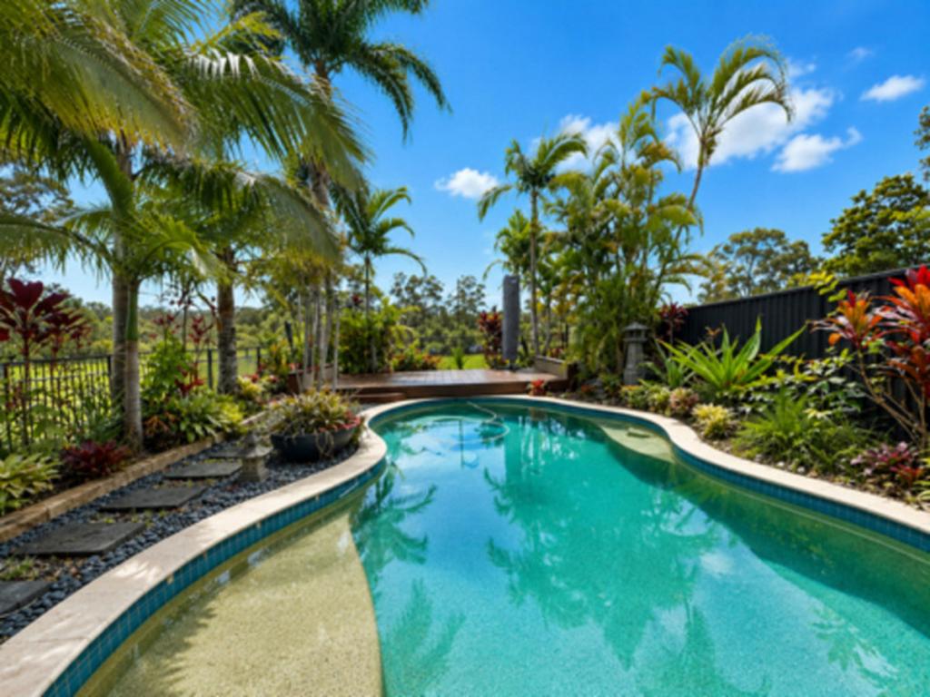 25 Edgeworth Pl, Helensvale, QLD 4212