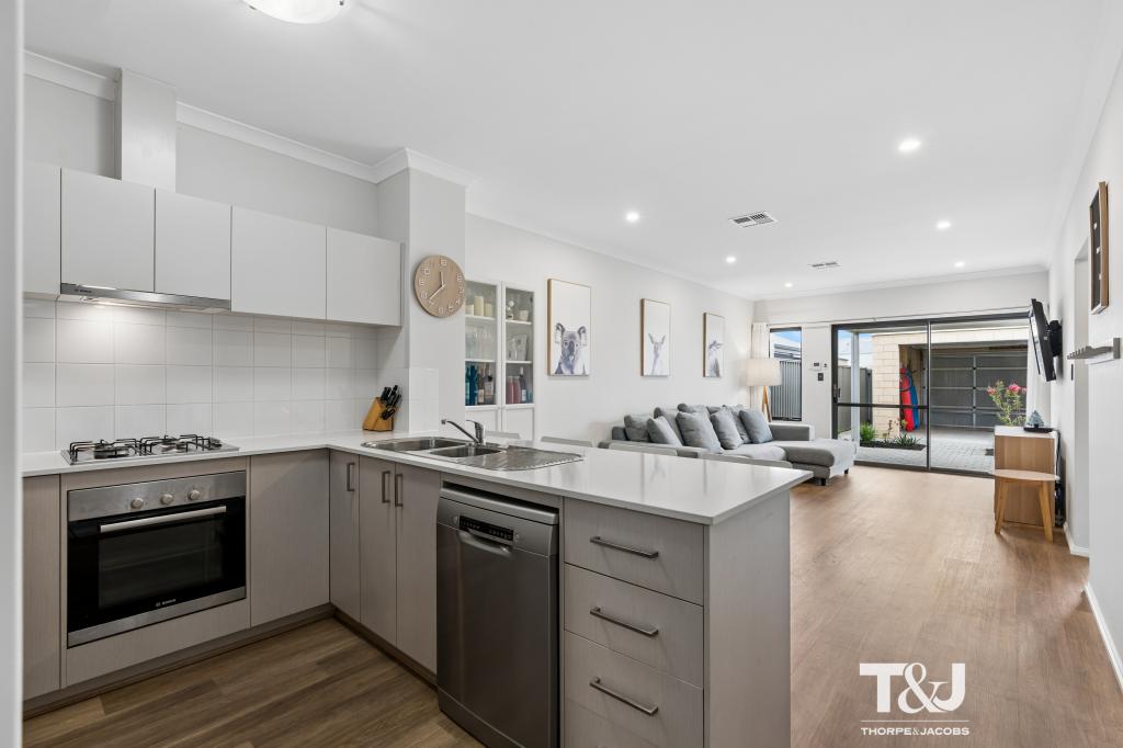 113 BROADWAY BVD, PIARA WATERS, WA 6112