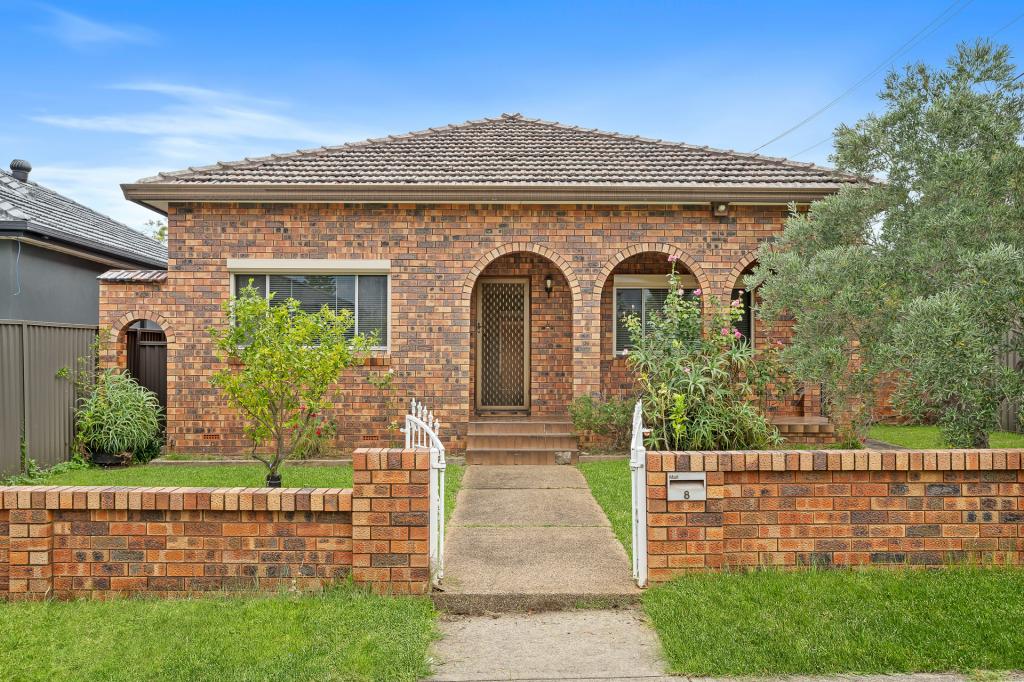 8 Roseberry St, Merrylands, NSW 2160