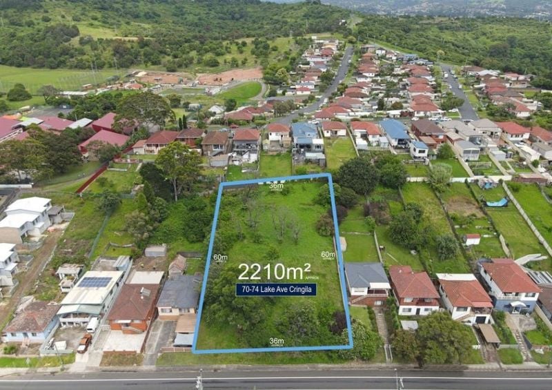 70-74 Lake Ave, Cringila, NSW 2502