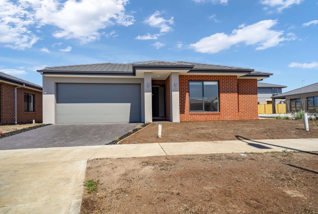 18 Bourbon Rd, Cranbourne East, VIC 3977