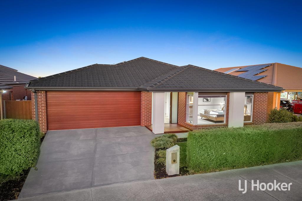 124 Wheelers Park Dr, Cranbourne North, VIC 3977