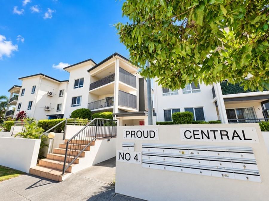 17/4 Proud St, Labrador, QLD 4215