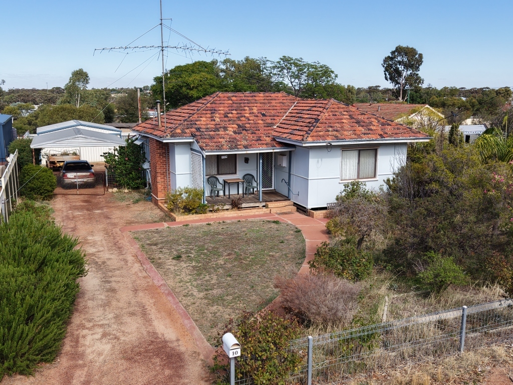 10 Charlton St, Quairading, WA 6383