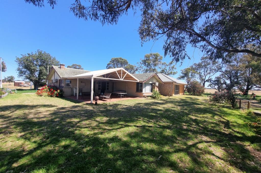 1154 Greenlands Rd, Nirimba, WA 6208