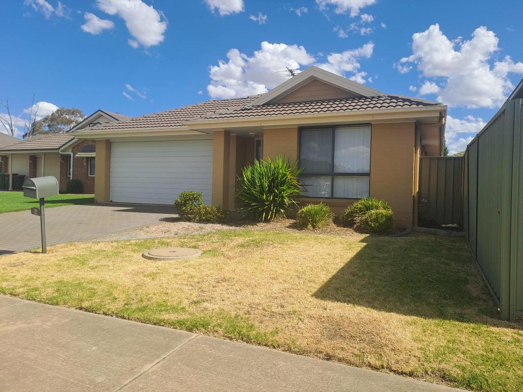 8 Garland Pl, Young, NSW 2594