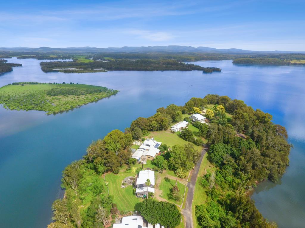 69 Kyla Park Cl, Tuross Head, NSW 2537