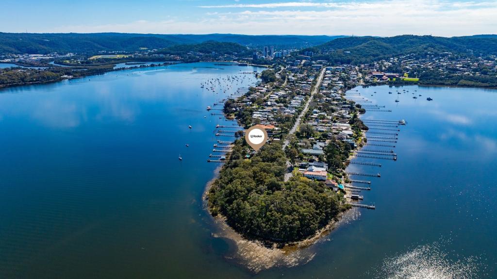 12 Albany St, Point Frederick, NSW 2250