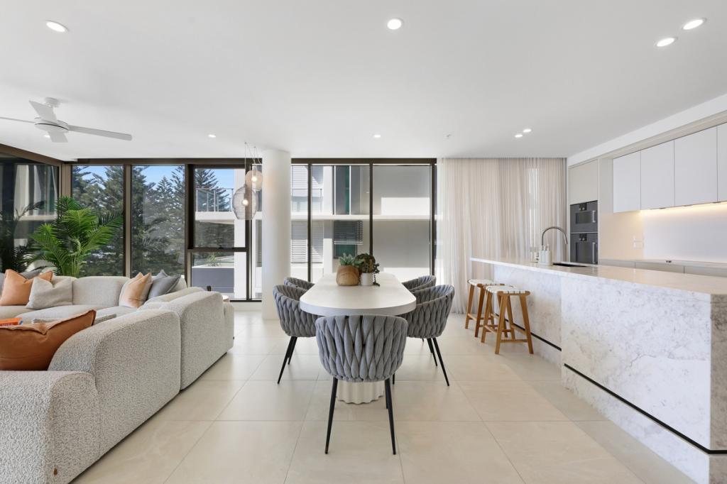 201/112 The Esp, Miami, QLD 4220