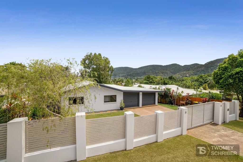 7 Beatrice St, Mooroobool, QLD 4870