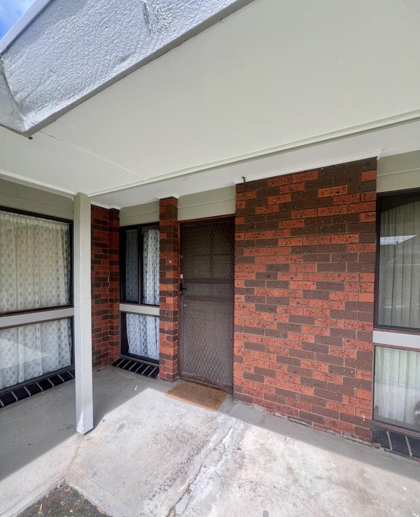 5/2-4 OLIVE DR, MORWELL, VIC 3840